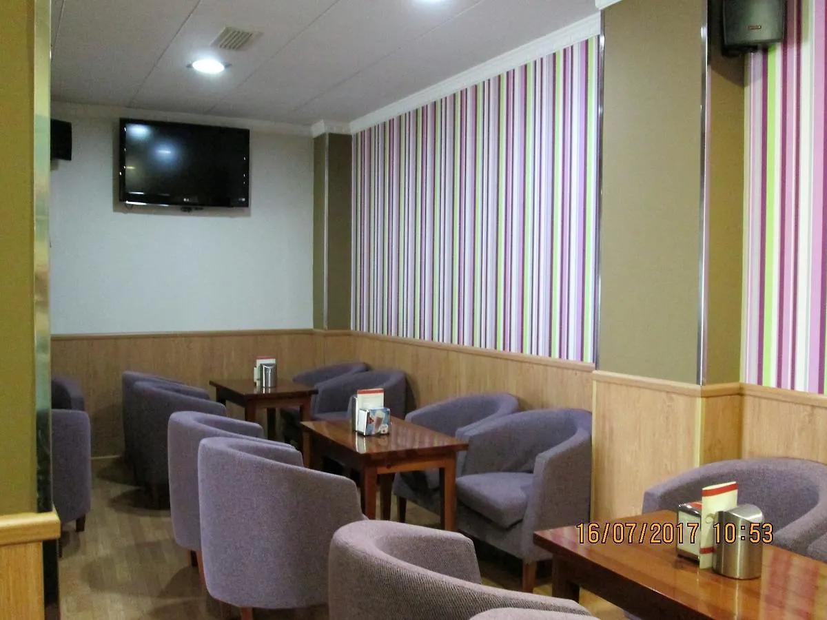 Hostal Banderas Fuensanta de Martos Guest house